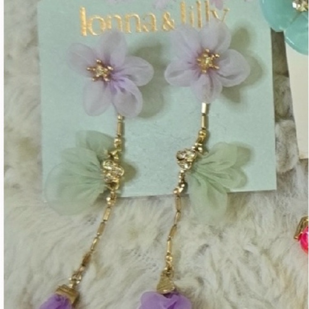 Lonna & Lilly Floral Drop‎ Earrings 🌸